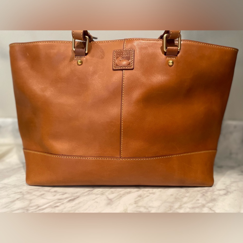 Dooney and Bourke tote